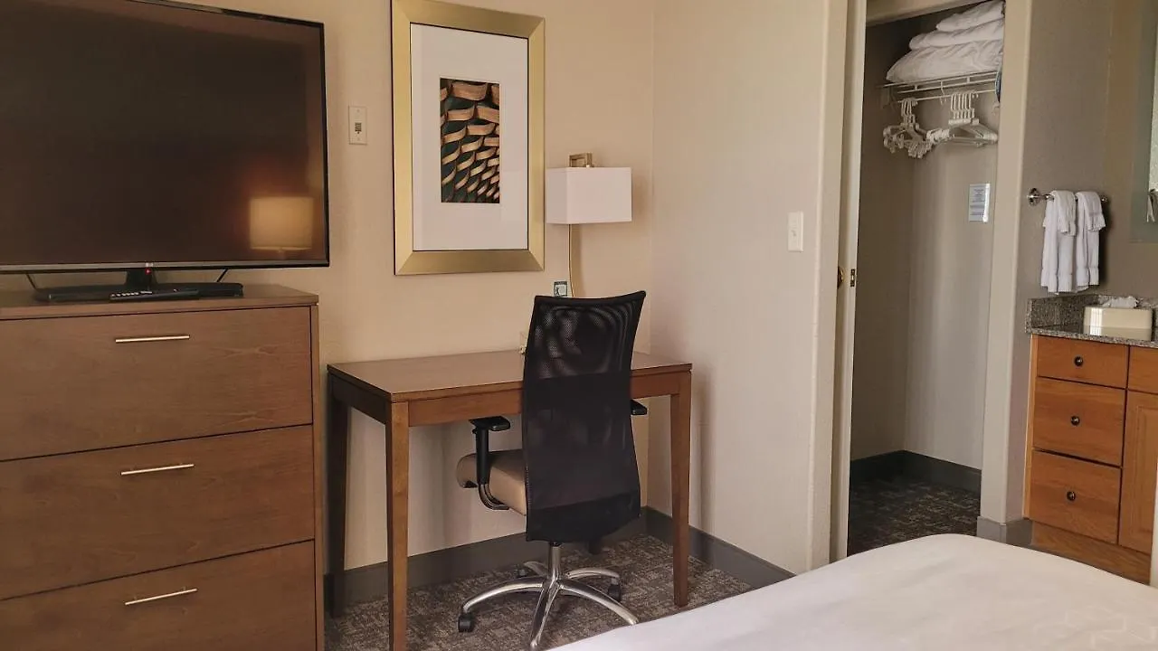 Staybridge Suites - Calgary Airport By Ihg 3*,  Canada