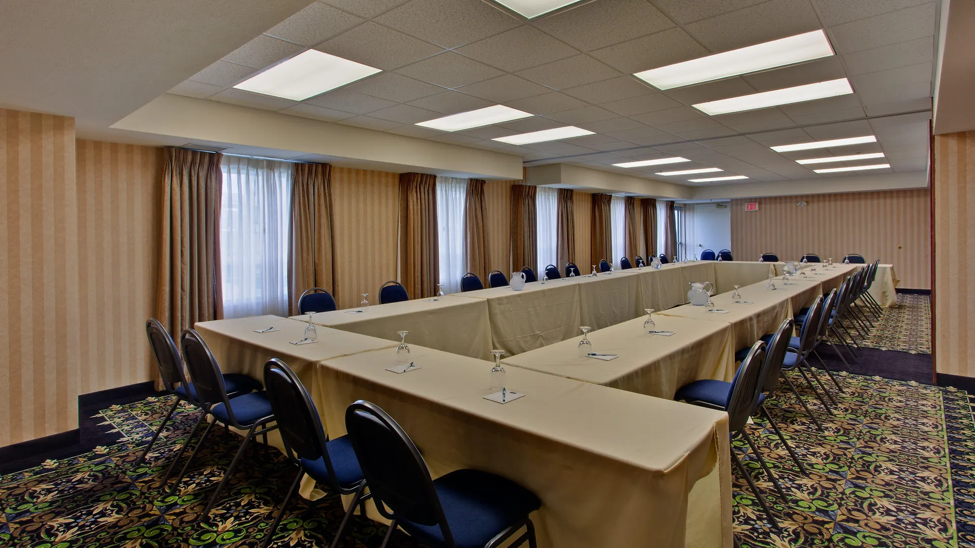Hotel Staybridge Suites - Calgary Airport By Ihg